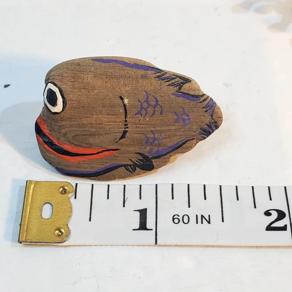 Vintage Hand Painted Driftwood Wood Fish Grouper Primitive Rustic Pin Brooch